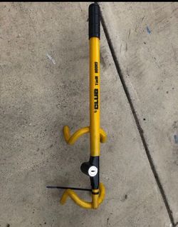 The Club Twin Hooks Steering Wheel Lock