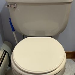 Free Toilet
