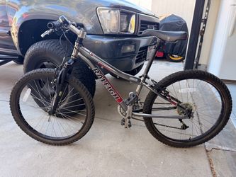 24" Raleigh Scout Mountain Bike - Great Condition, Ready to Ride!