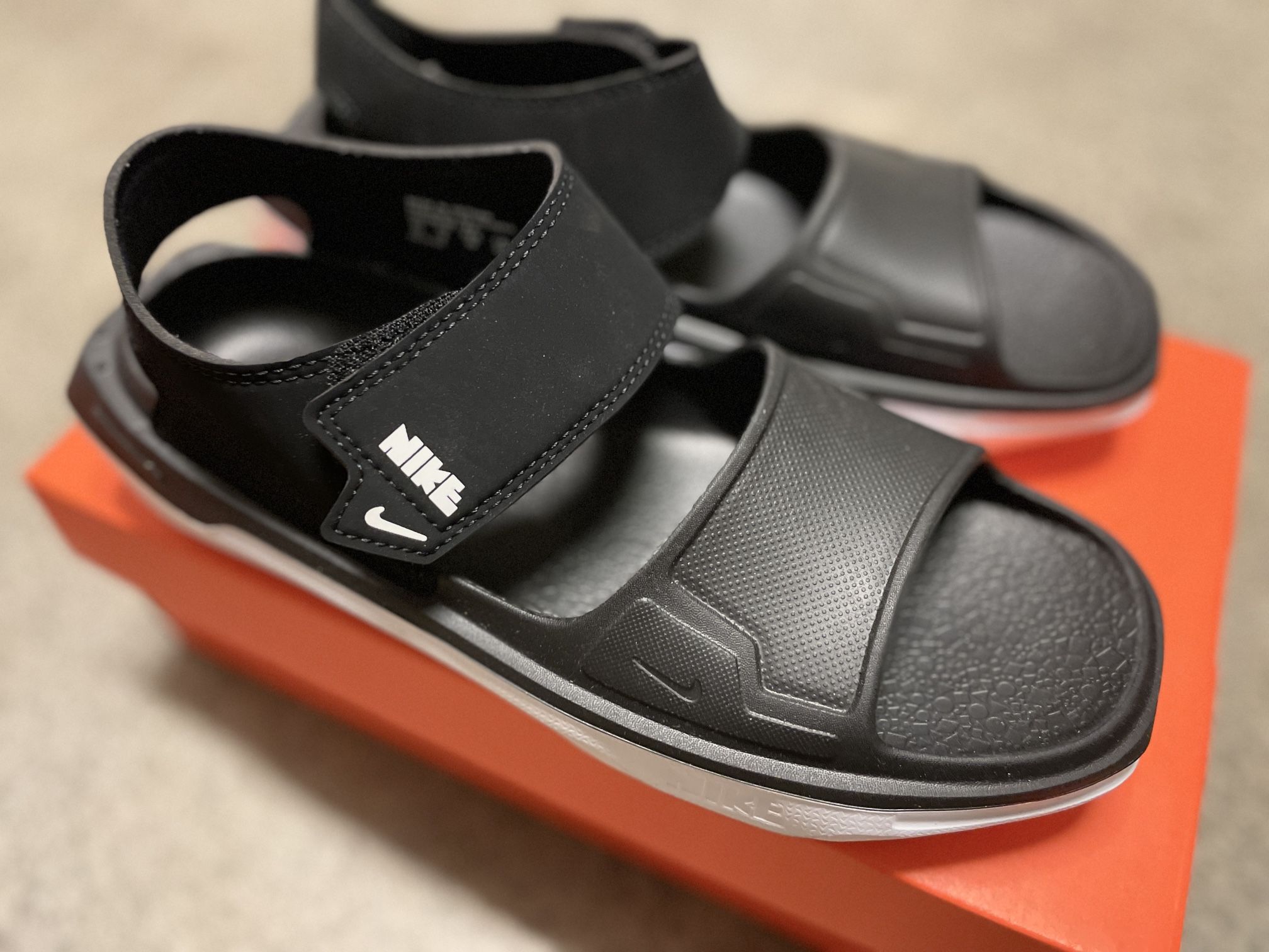 NEW Nike Playscape Sandal Size 7