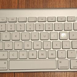 Working Original Apple Keyboard Bluetooth Wireless - Model A1314 - Genuine