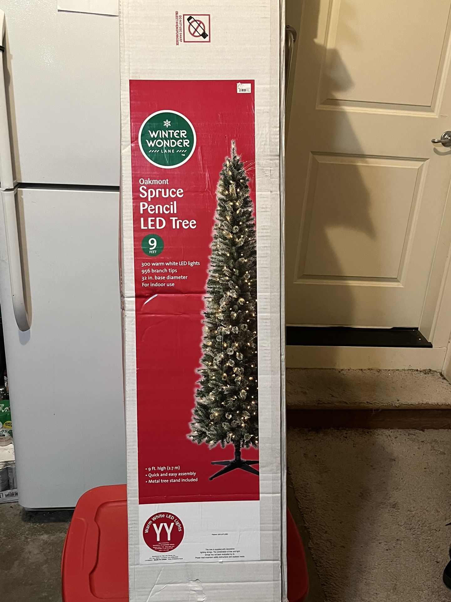 Brand New In Box 9 Foot Christmas Tree