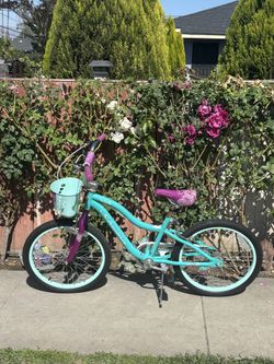 20 INCH SCHWINN GIRLS BIKE.