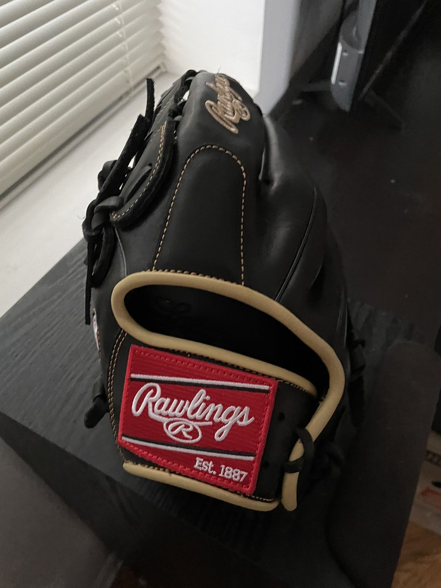 Rawlings Left Handed Baseball Glove