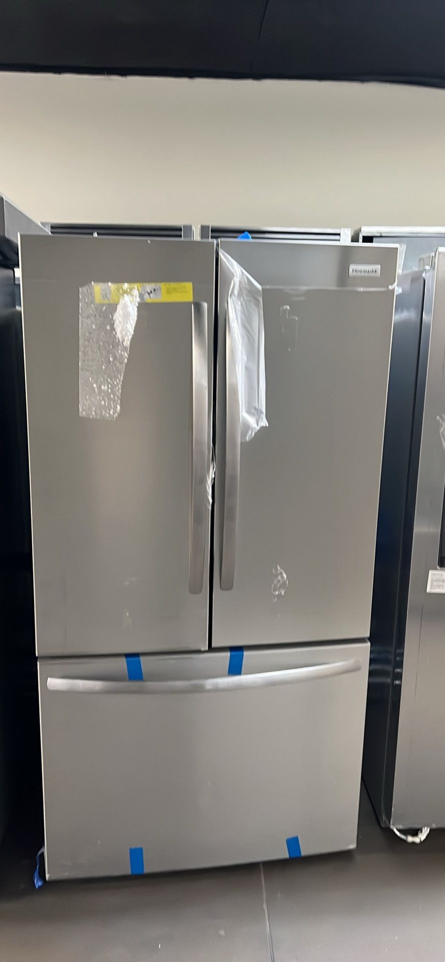 New Open Box Frigidaire Stainless Steel Refrigerator With Interior Water/Ice