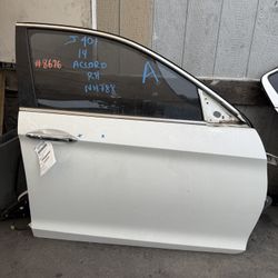 2013 - 2017 Honda Accord Front Door Passenger Side RH White LX EX J401