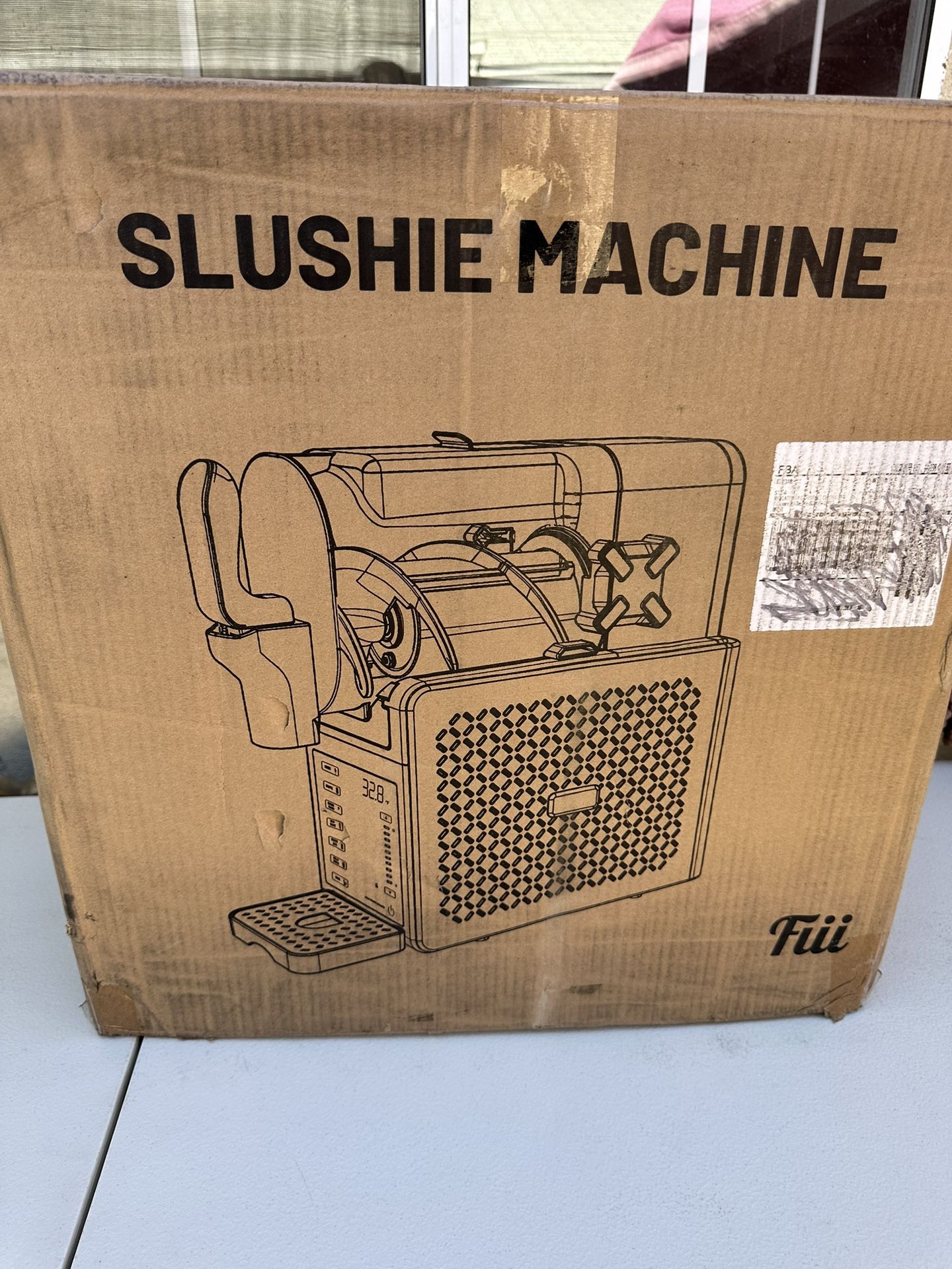 Slushie machine Retails $250