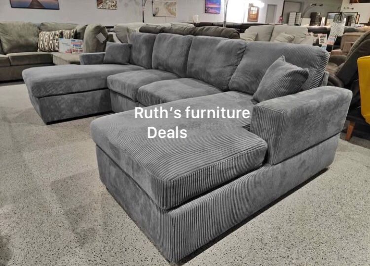 Beautiful U-Shaped Sectional Sofa Set