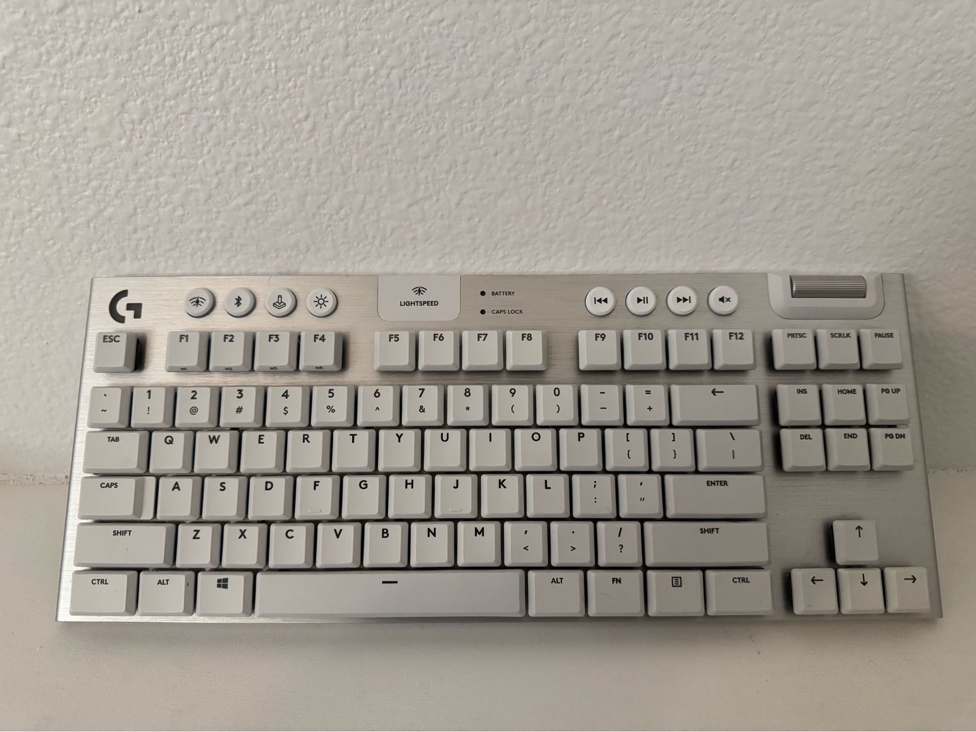 Logitech G915 TKL (White) - wireless gaming keyboard