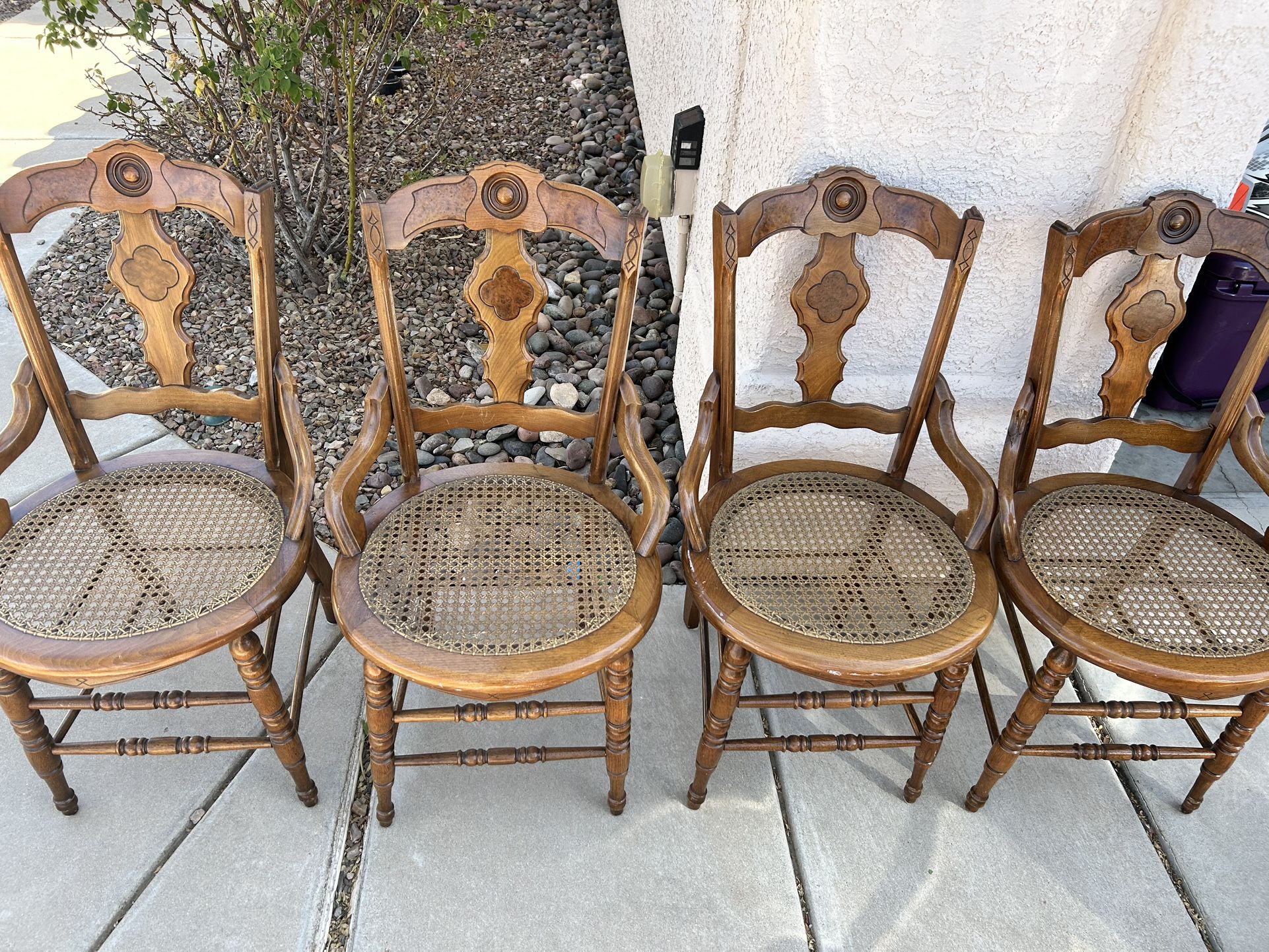 Nice Antique Victorian Walnut Chairs Back Set of 4