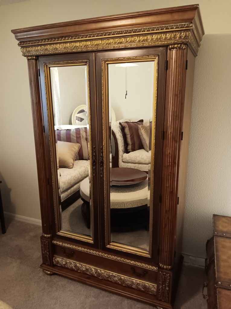 Beautiful Vintage Wardrobe Hutch With Drawers $425