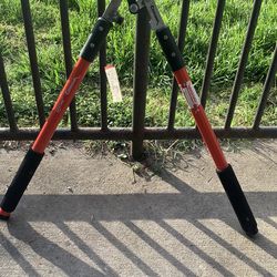 Garden Pruners: High-Resolution Branch Cutter