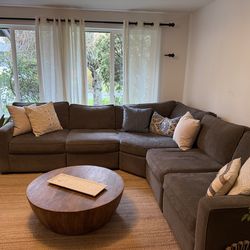 Comfortable deep sectional