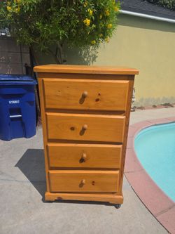 Dresser Chest