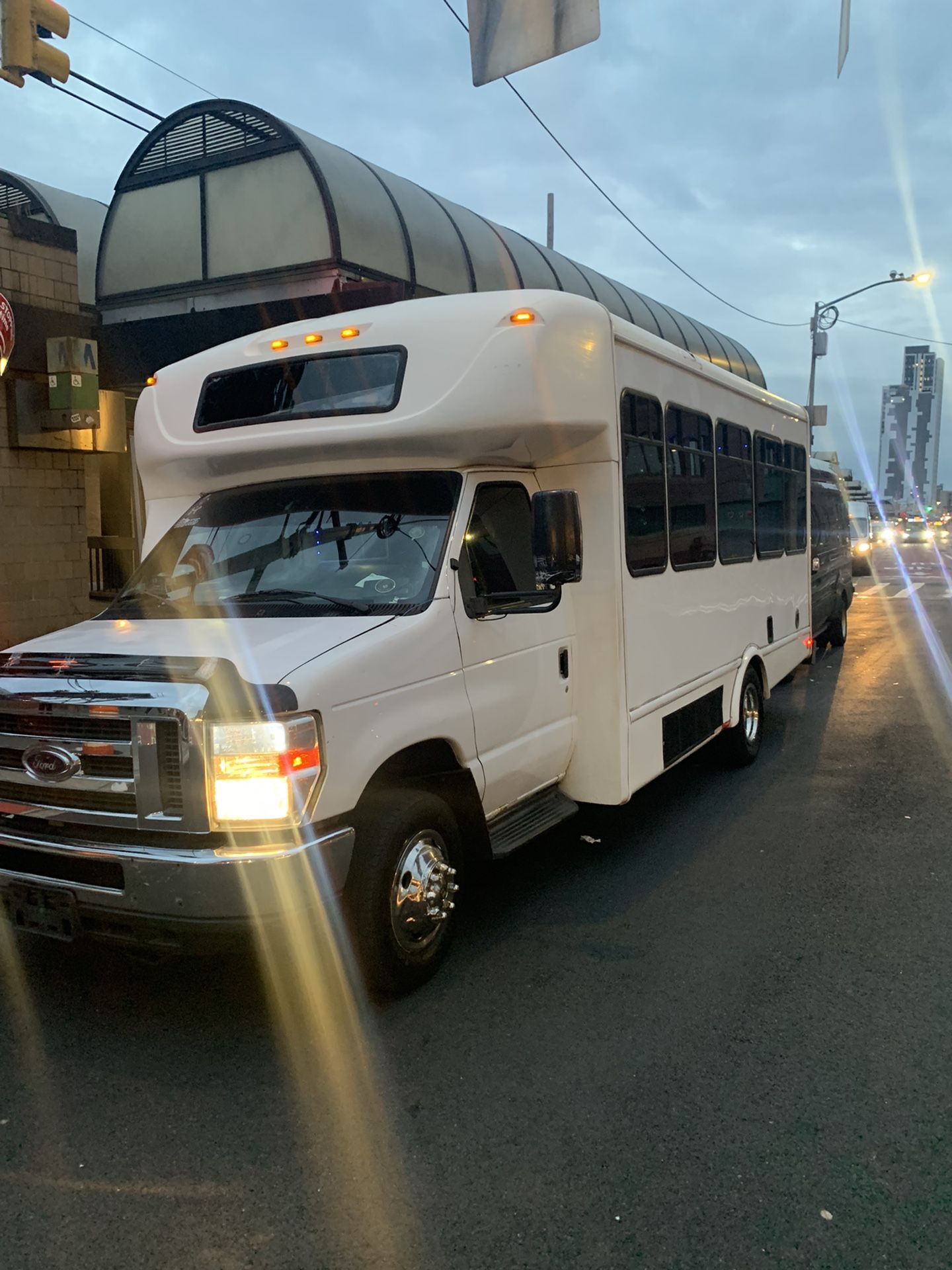 2012 Ford E450 Shuttle Bus (21 Passenger)