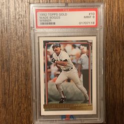 1992 Topps Gold Wade Boggs Mint 9 Baseball Card