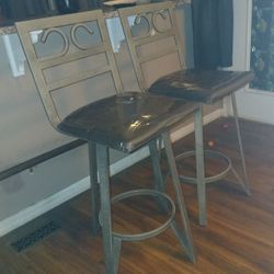 2 Nice Counter High Bar Stools 