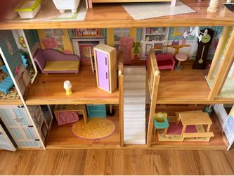 Majestic castle doll house
