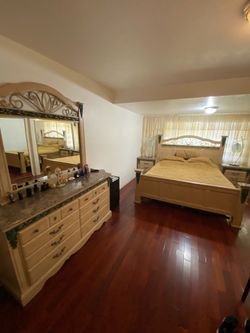 Bedroom set