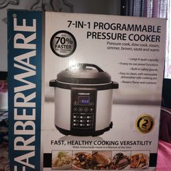 **NIB FARBERWARE Pressure Cooker**