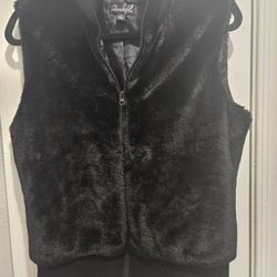 FAUX FUR, SATIN LINED ZIP UP VEST