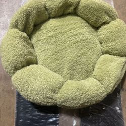 Lesure Calming Medium Dog Bed - Flower Donut Round Fluffy Puppy Bed in Plush Teddy Sherpa, Non-Slip Cute Flower Cat Beds for Indoor Cats, Medium Pet B