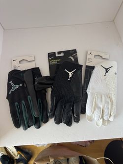 Football gloves