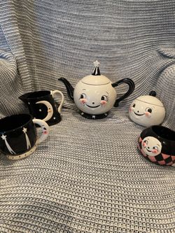 Johanna Parker Luna set