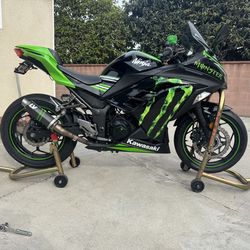 Kawasaki Ninja 300 ABS KRT Edition 2017