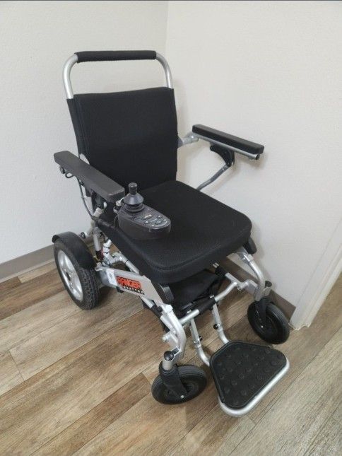 Ranger Quattro Electric Wheelchair
