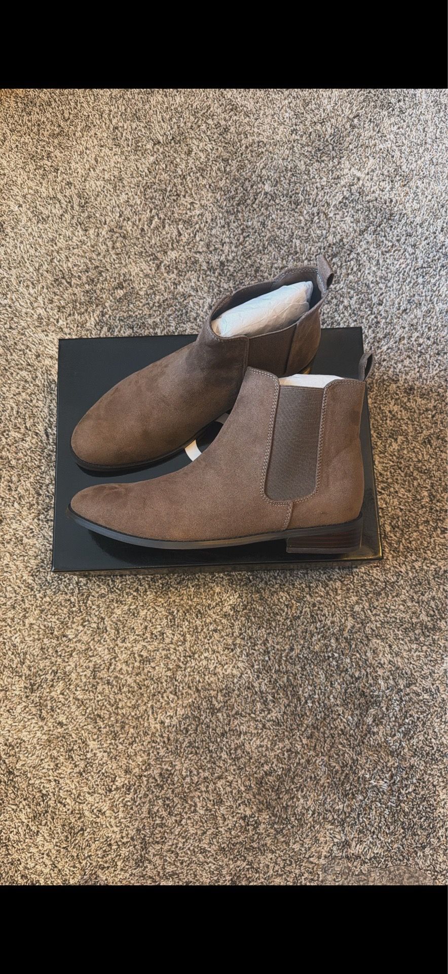 Boots Guess Brand: Men Size 8