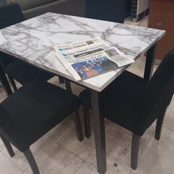*Price Drop*---Tedd Black Quaint Dining Table Sets W/4 Chairs---Delivery Available✌️