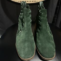 Green Heels Size 6-7