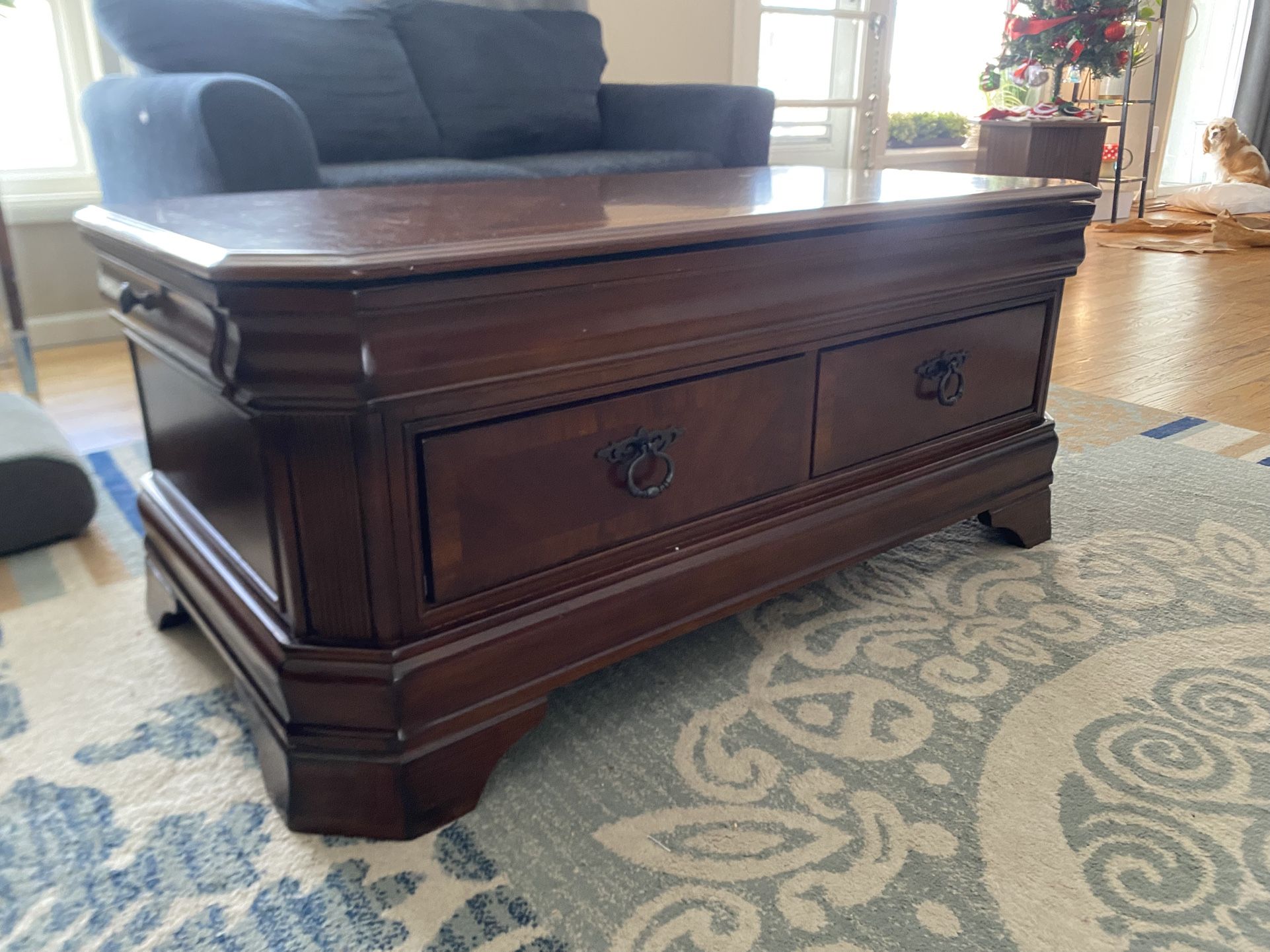 Lift-top Coffee Table