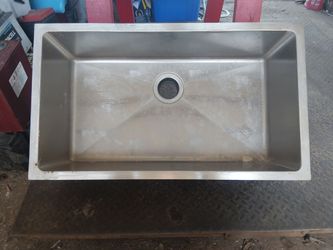 Stainless steel sink