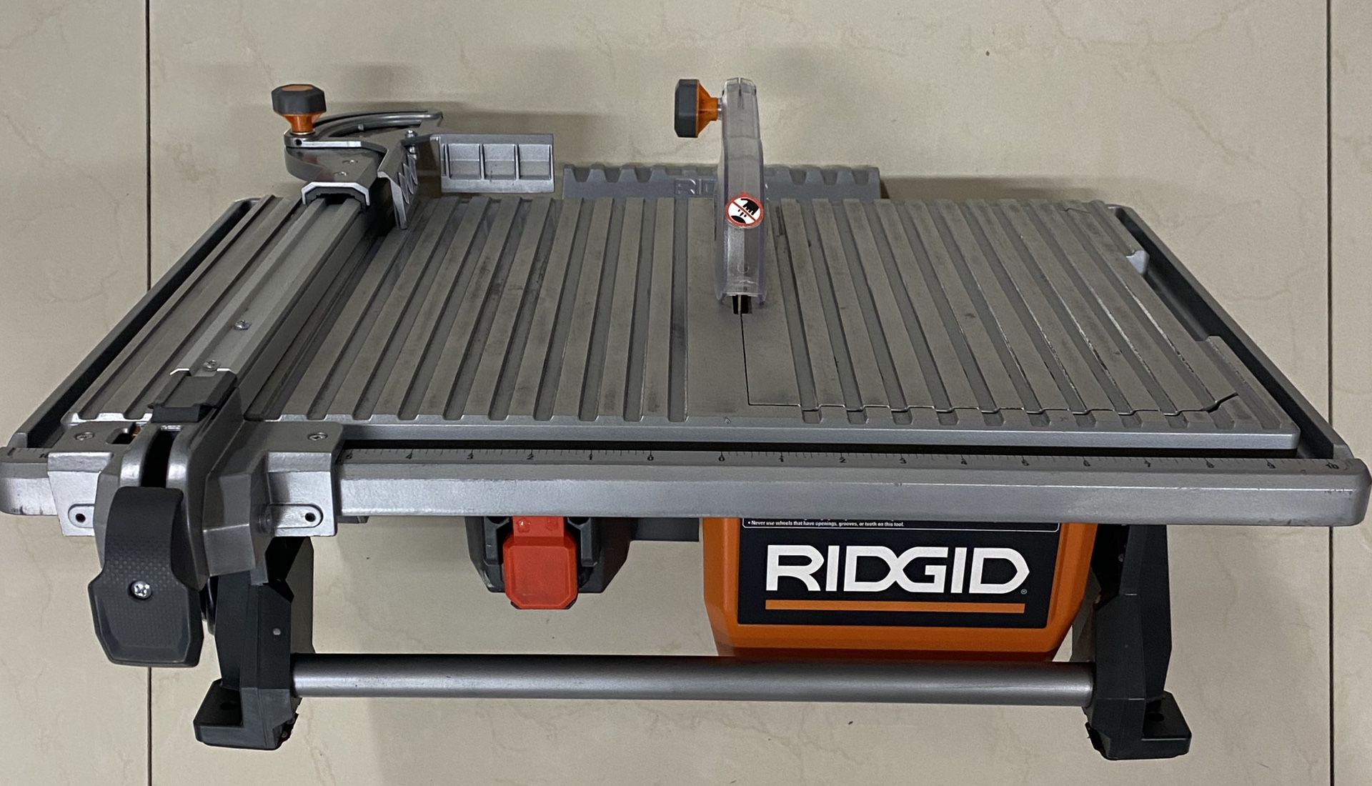 RIDGID R4021 7 inch 6.5Ah Table Top Wet Tile Saw