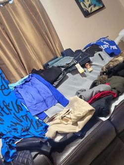 Clothes Diferentes Size New and used Good Conditions / ropa nueva y usada muy buenas condiciones pantalones abrigo de mujer