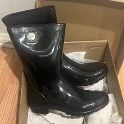 Ugg Rain Books Size 6