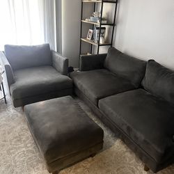 Living Spaces Livingroom Set 