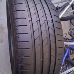 BMW 1 RUN FLAT TIRE 225-40R19(93 Y) BRIDGESTONE TURANZA T005  RFT*/TREAD 90% DOT(3823)$125.00