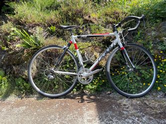 Felt F 75 55cm- 2010 Model f series f75 shimano 105. carbon fork/seatpost
