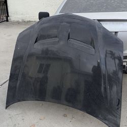Pontiac g8 Hood