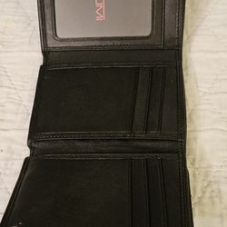 BRAND NEW TUMI TRIFOLD WALLET 