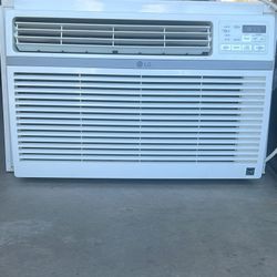 LG  Air Conditioner w/remote
