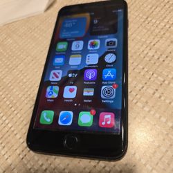 Iphone 7 Plus 32 Gig. Unlocked