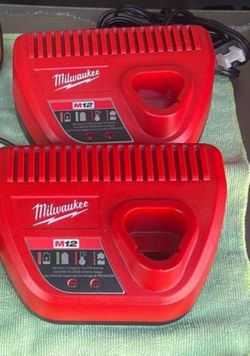 Milwaukee M 12 Charger