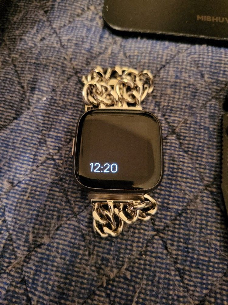 Fitbit Versa 2