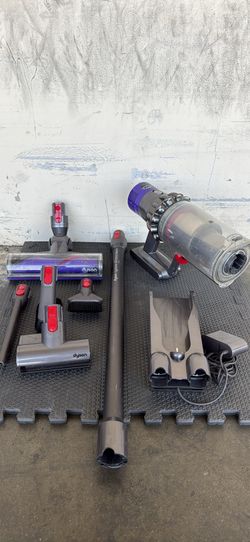 Dyson v10 Great Condition