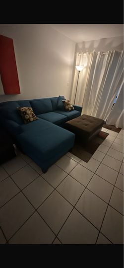 Beautiful Blue Sectional Sofa – Excellent Condition!accepting offers