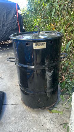 Pit barrel cooker
